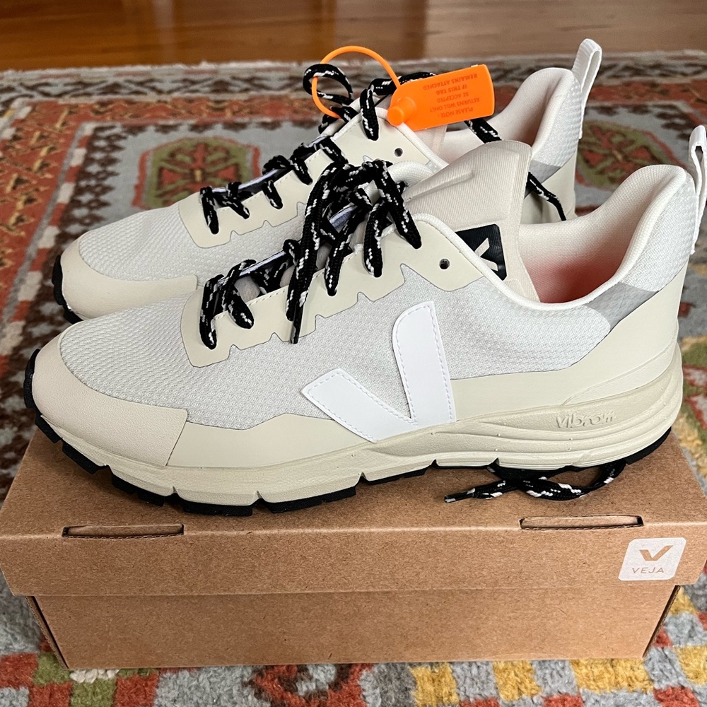 VEJA Dekkan Sneaker